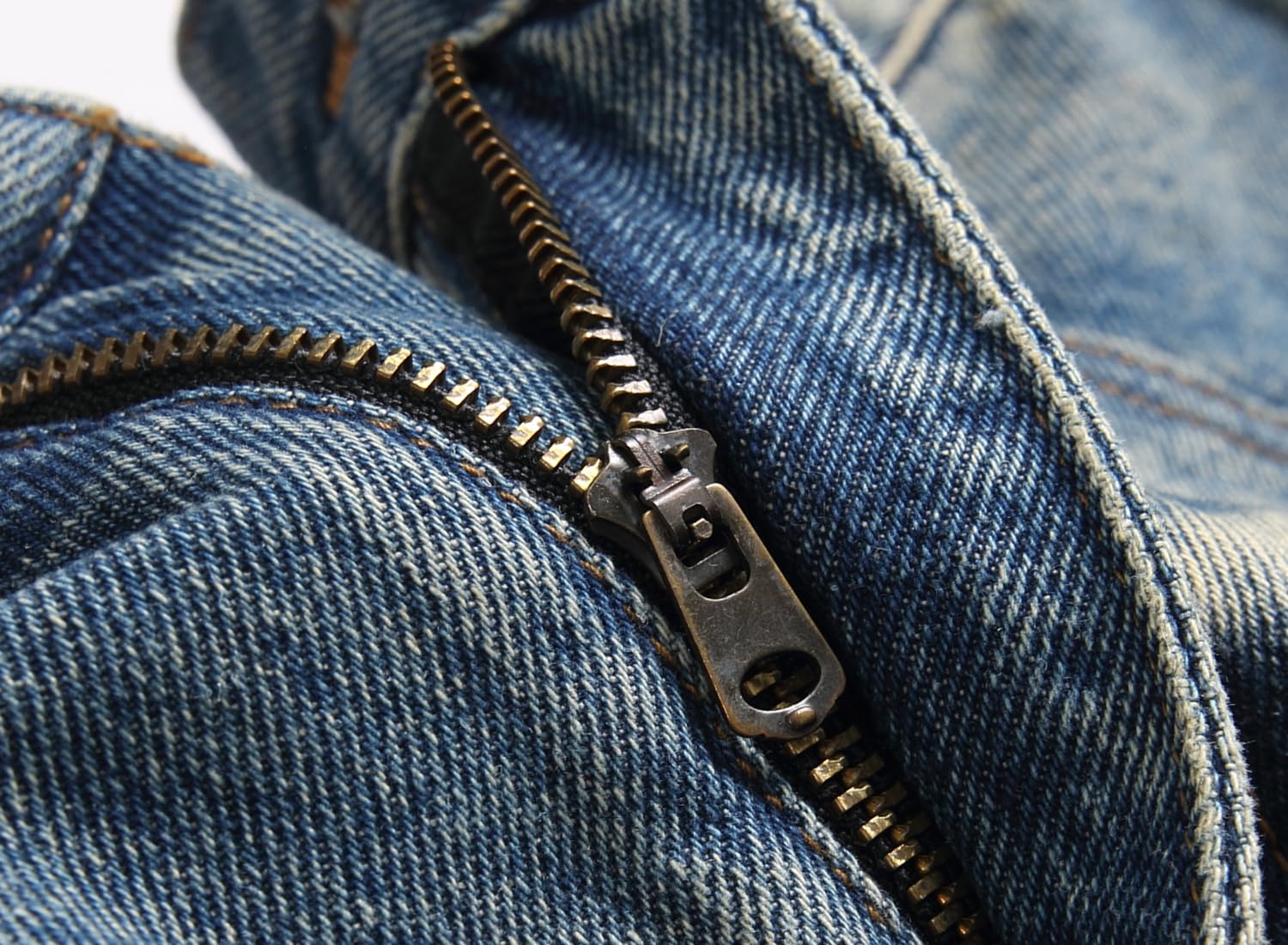 Men's Ripped Regular Straight Leg Fit Jeans