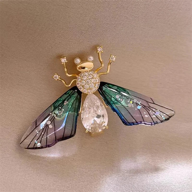 Cute butterfly brooch for women, sparkling and vibrant with forest style design