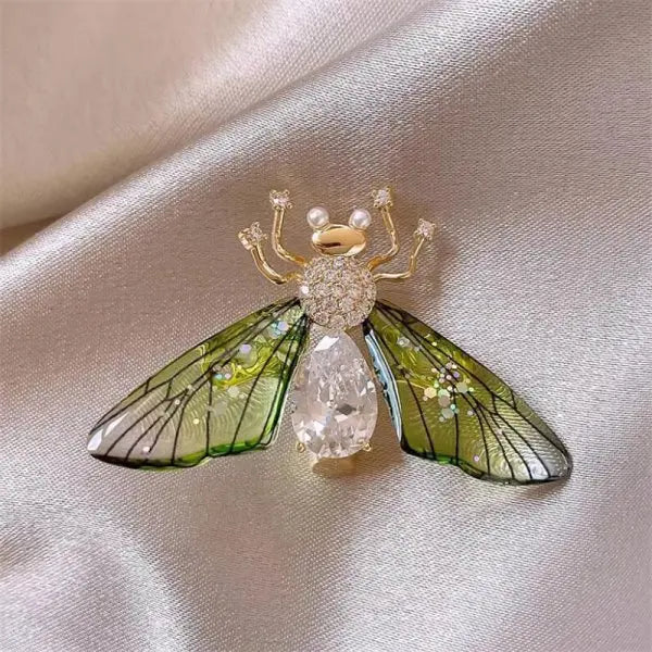Cute butterfly brooch for women, sparkling and vibrant with forest style design
